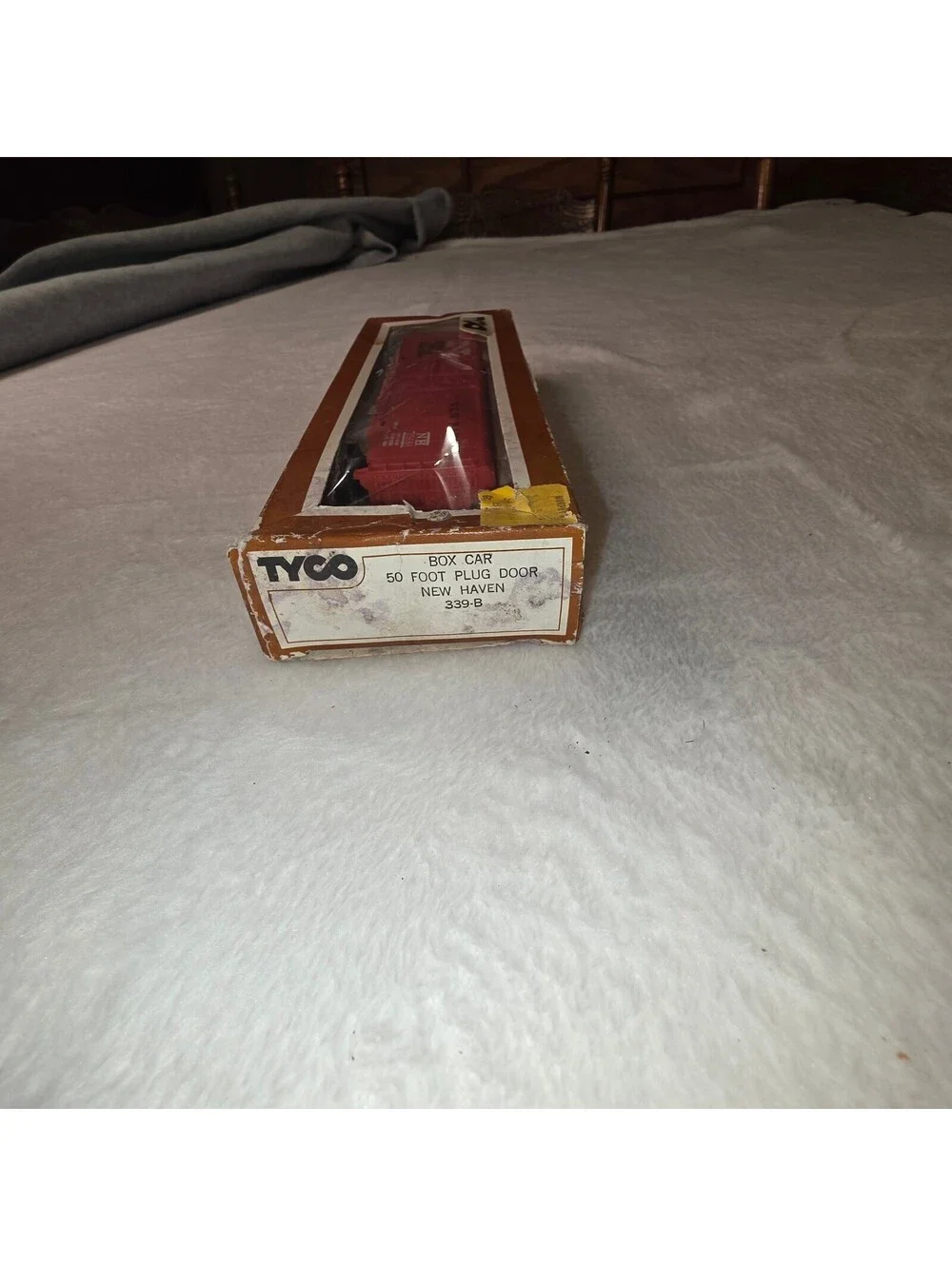 Tyco HO Scale Electric Trains New Haven 50 Foot Plug Door Box Car 339-B NIB